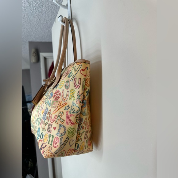 Dooney & Bourke Cindy Tote monogram print - Picture 10 of 14